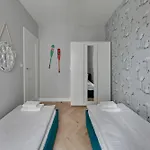 Staywin Riverfront Lofts Apartmán