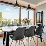 Staywin Riverfront Lofts Apartmán