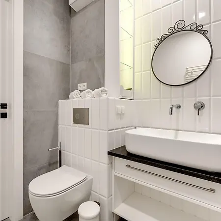 Staywin Riverfront Lofts Apartman